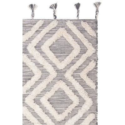 Alimatou Hand Tufted Wool Geometric Rug