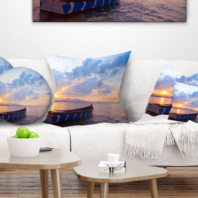 Coussin décoratif avec petit bateau de pêcheur au coucher du soleil, 16 po x 1 po, Carré