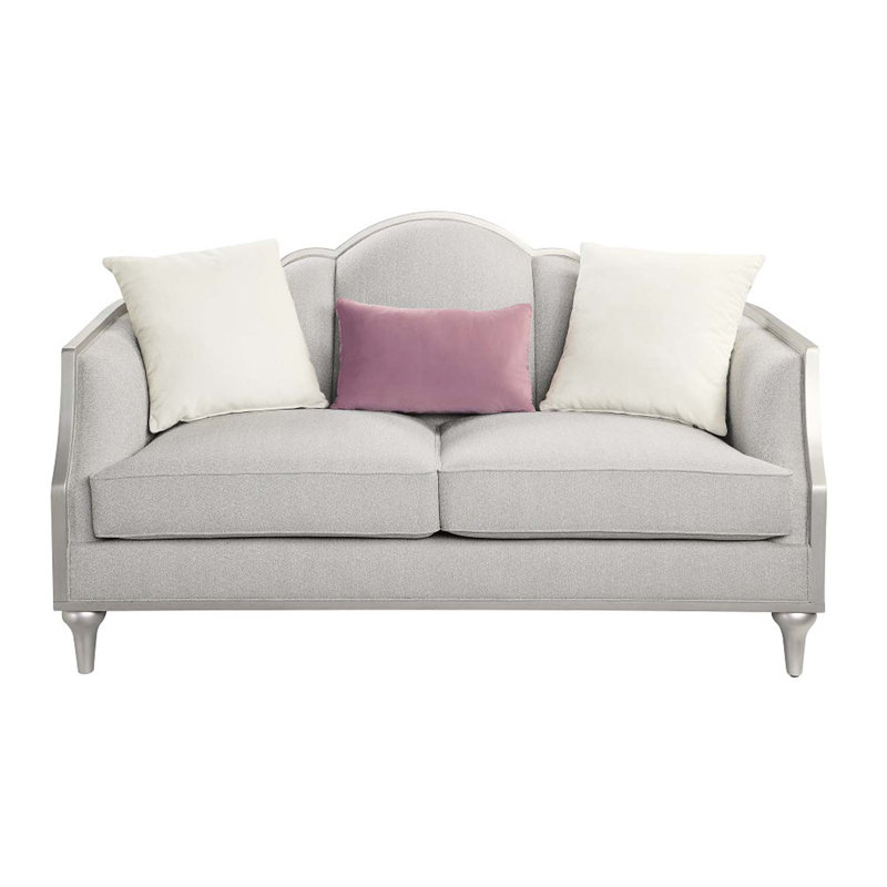 Causeuse Kasa de 66,25 po avec 3 coussins, lin beige et finition champagne