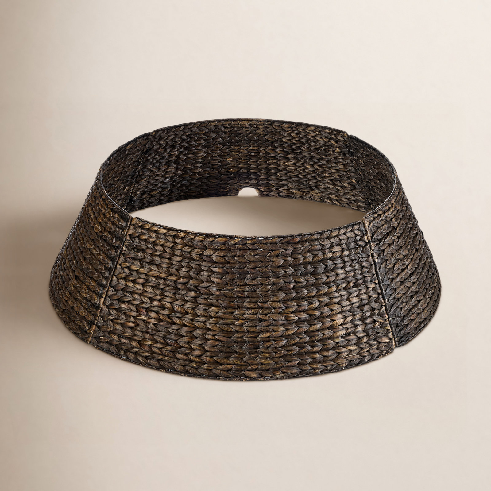 Woven Tree Collar, Beige, 11" H x 36" W