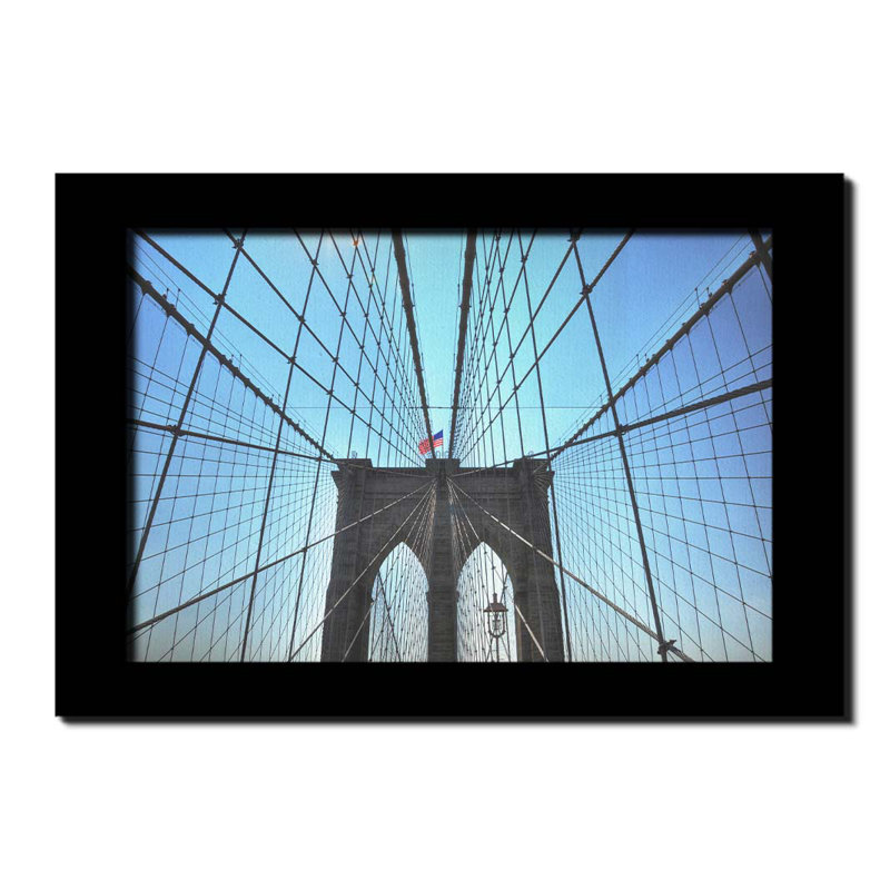 Pont de Brooklyn par Kelly Wade. Impression sur papier - Montée et encadrée, H 34 po x l 49 po