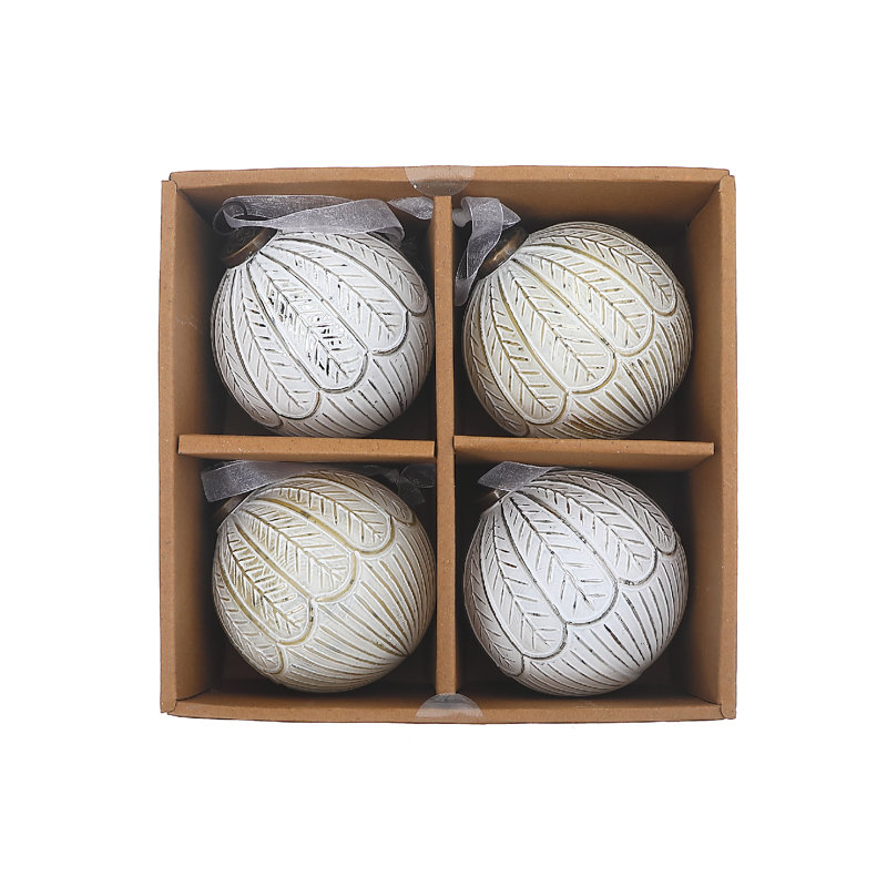 Ornement boule de verre