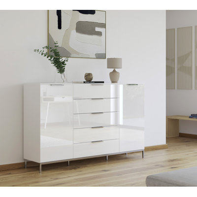 5 - Drawer Chest of Drawers