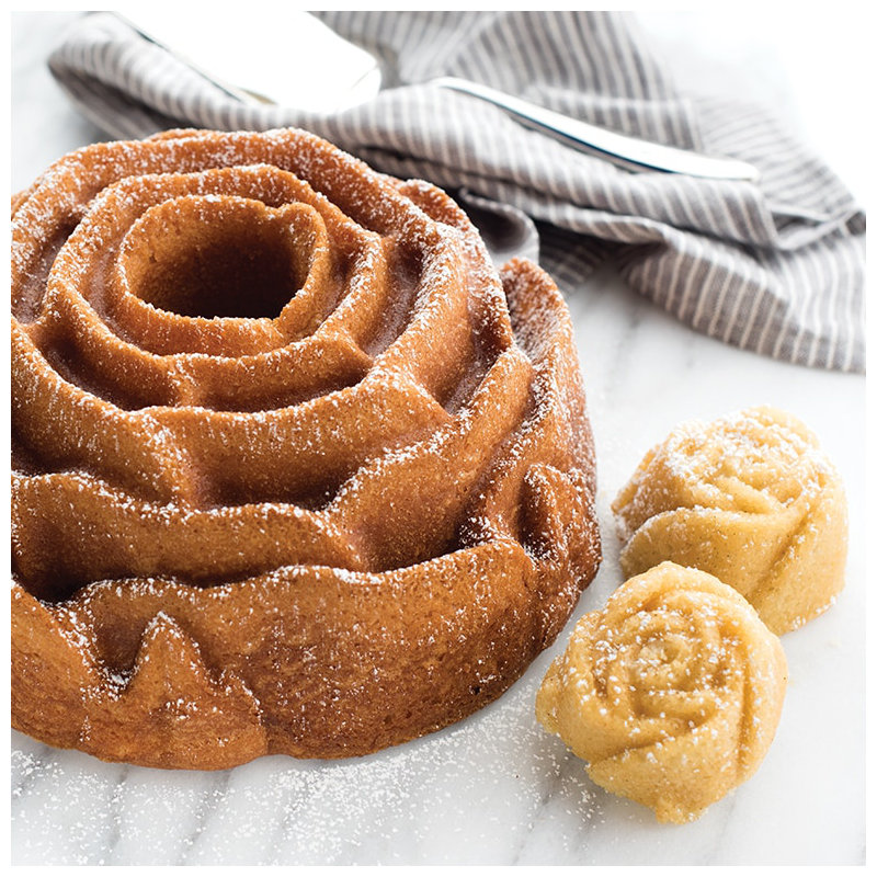 Nordic Ware Non-Stick Round Rose Pan