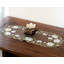 Chemin de table Magnolia on Brown-109404918