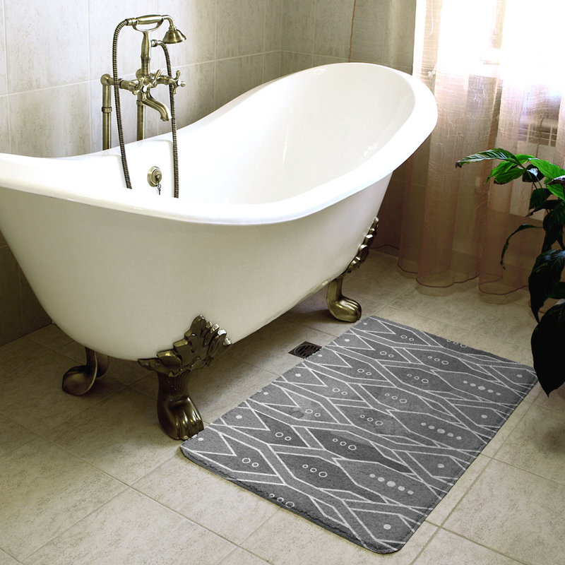 Trellis Rectangle Non-Slip Geometric Bath Rug, 21" W x 34" L, Grey