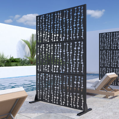 Outdoor Privacy Metal Screen by Dovelina