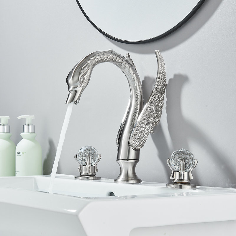 Robinet de lavabo de salle de bain en nickel brossé