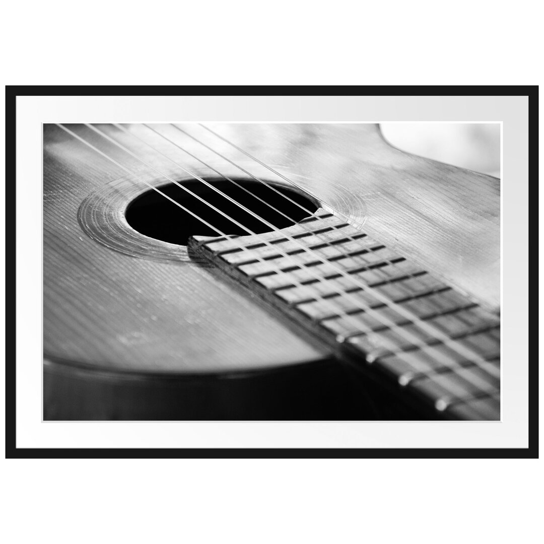 Gitarrensaiten über Schallloch Gerahmter Fotodruck Poster