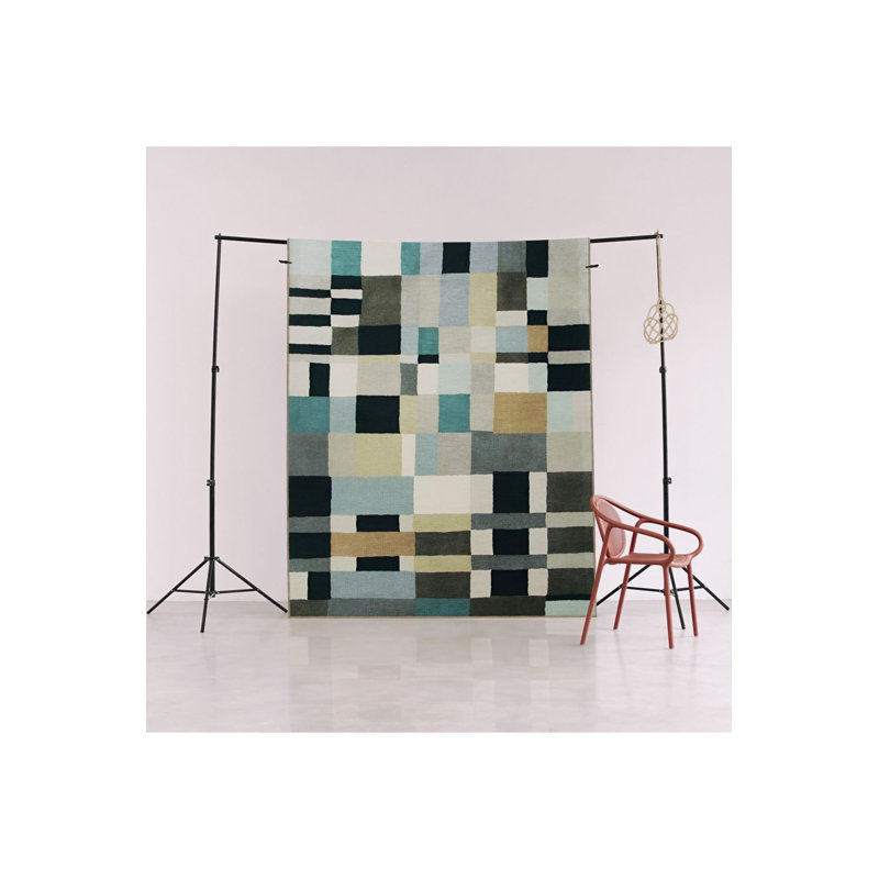 Tapis à motif géométrique mélangé bleu et noir, Tapis de couloir 4 pi 11 po x 9 pi 10 po inclus