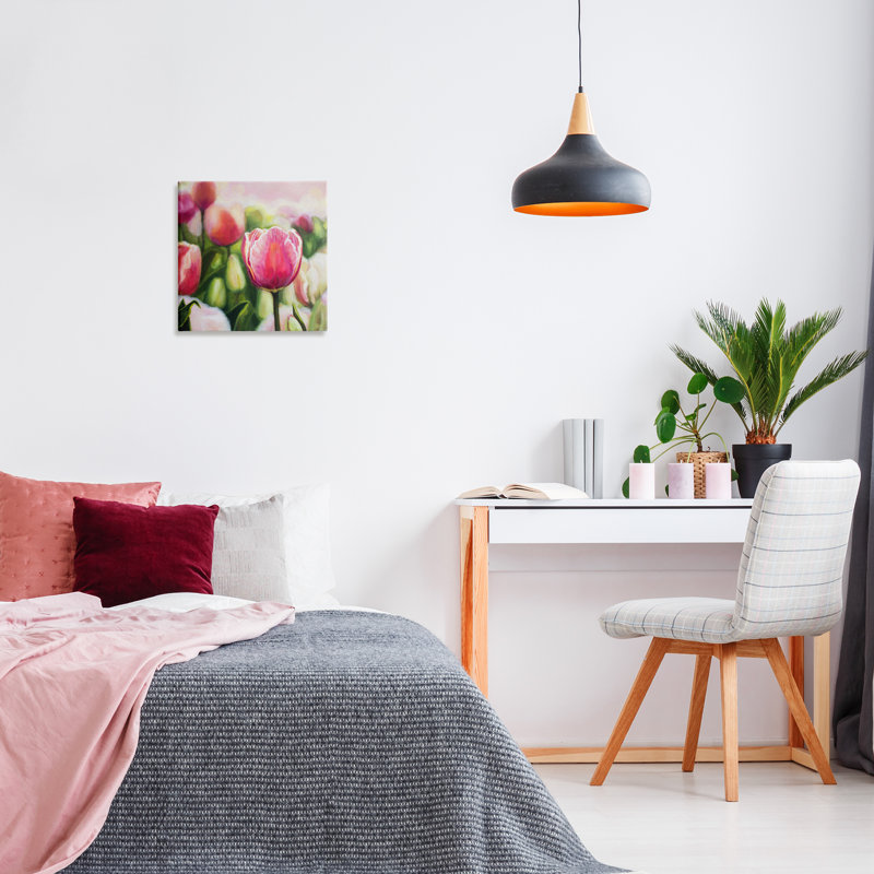 «Blooming Tulips Garden» par Raquel Roth, H 17 po x l 17 po