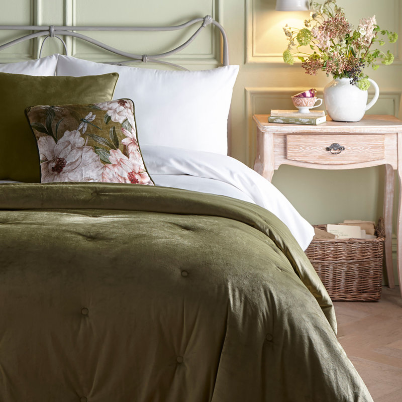 Austell Polyester Solid Colour Bedspread