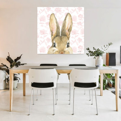 Art contemporain avec des lapins de jardin et des animaux roses