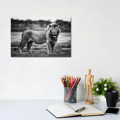 Royal Pose by Mohammed Alnaser - Wrapped Canvas Gallery-Wrapped Canvas Giclée