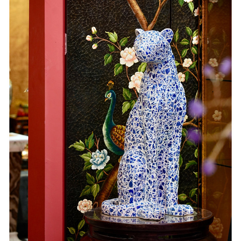 Sculpture léopard en mosaïque de porcelaine bleue et blanche - décor moderne luxueux en fibre de verre