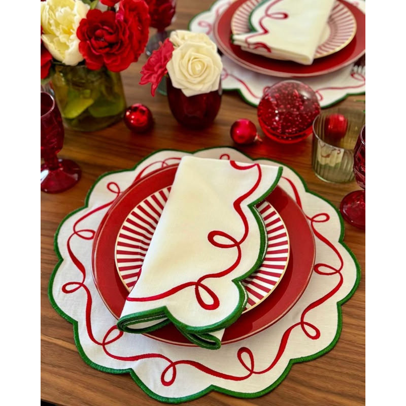 Ribbon Twirl Cotton Blend Scalloped Napkins, Red/Green