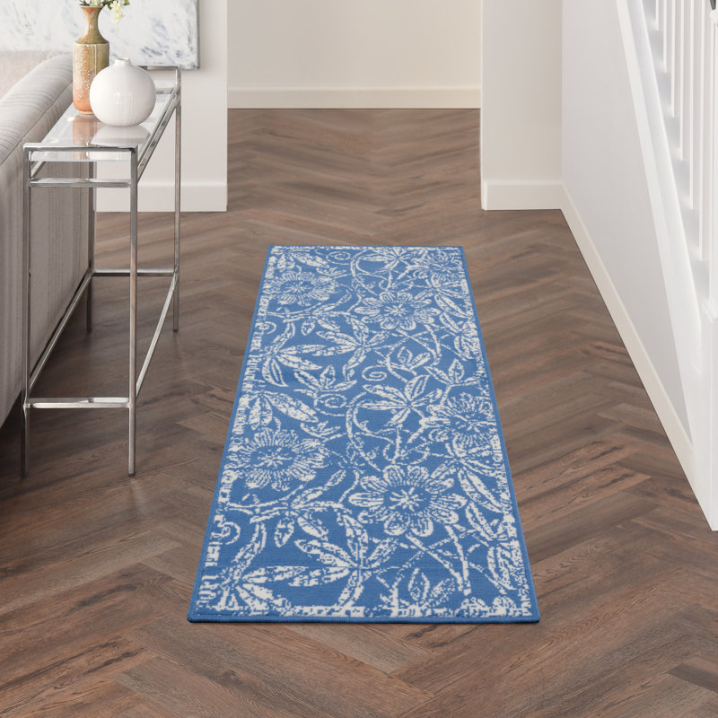 Tapis floral bleu en polypropylène tissé à la machine, Tapis de couloir 2 pi x 8 pi