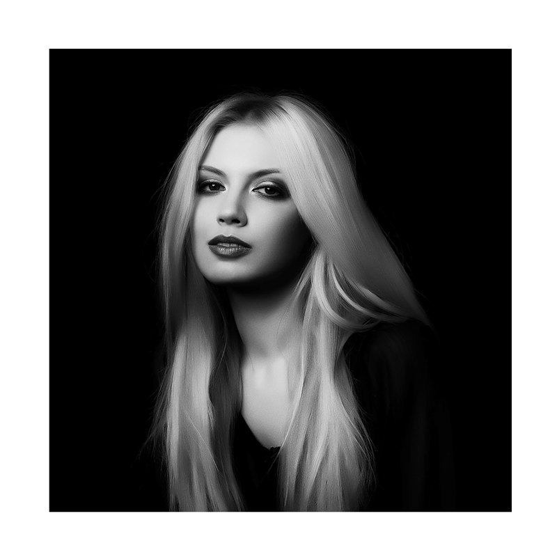 Œuvre d'art sur toile monochrome Alexandra Fira, H 24 po x l 24 po