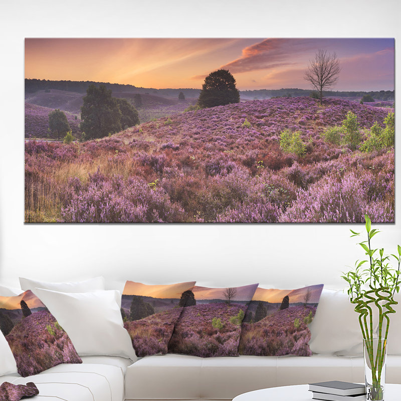 Blooming Heather at Dawn Panorama - impression sur toile tendue, H 28 po x l 60 po x P 1,5 po