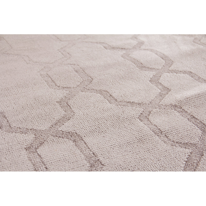 Samara Geometric Area Rug in Light Silver, Rectangle 10' x 14'