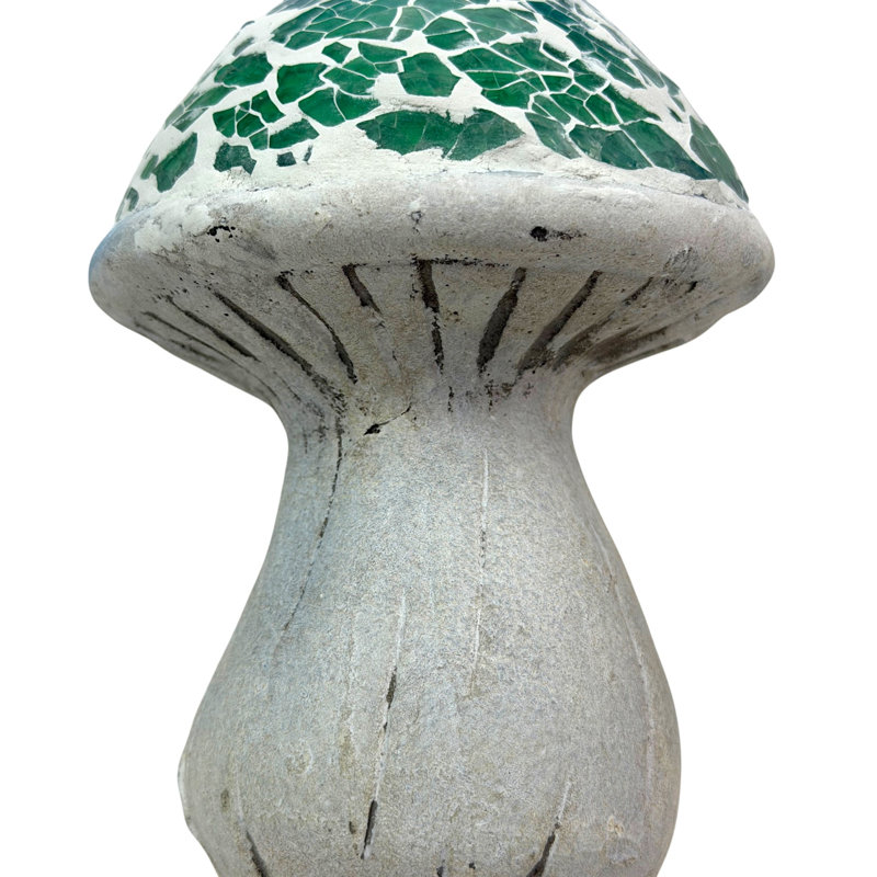 Statue de champignon en ciment de style cottage, avec chapeau en mosaïque bleue, verte et blanche, 12,5 cm de haut.