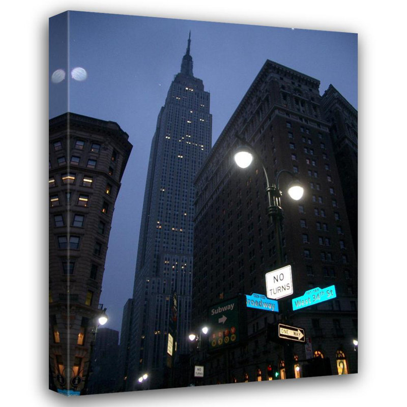 New York City Empire State Building, H 24 po x l 18 po