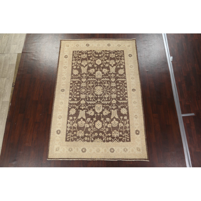 Tapis brun en laine noué à la main de conception unique 6 pi 6 po x 9 pi 9 po Peshawar Chobi