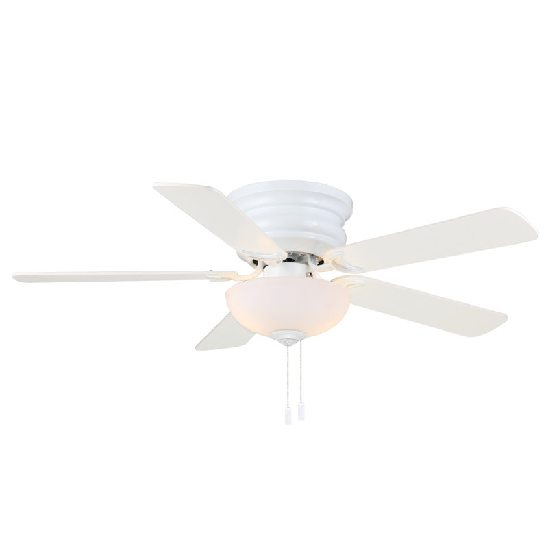 Ventilateur de plafond standard à 5 pales de 44 po avec chaînette et ensemble d'éclairage inclus Meade, Blanc