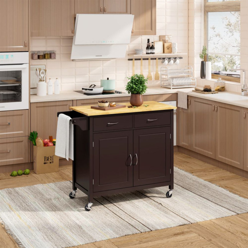 Îlot de cuisine moderne avec comptoir en bois