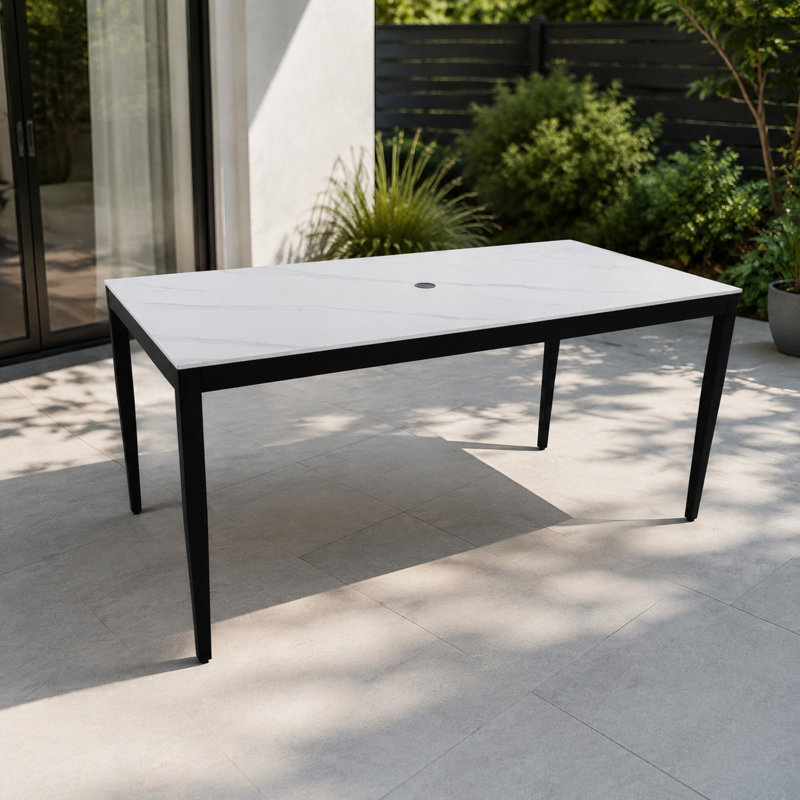 Table de salle à manger d'extérieur moderne de 180 cm (71 po), plateau rectangulaire en pierre frittée, pieds fuselés en aluminium, noir braise, 6 couverts