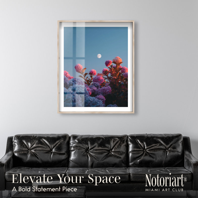 Décoration murale côtière Shadowbox Twilight Hydrangeas II par Notoriart, structure en chêne naturel, H 46 po x l 37 po