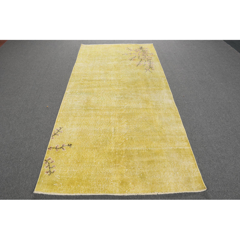 Tapis turc moelleux et moelleux avec un motif floral complexe pour un espace douillet