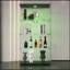 Élégante vitrine en verre à 4 tablettes avec lumières DEL et portes-749228562