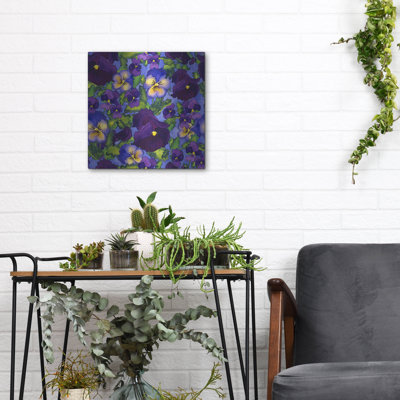 «Fertile Rising Pattern - Pansies» par Carissa Luminess