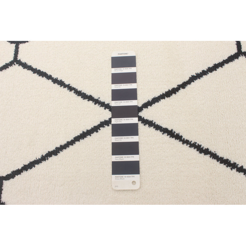 Tapis blanc / bleu marine Esliabeth, Rectangle 5 pi 3 po x 7 pi 3 po