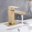 Robinet de lavabo monotrou en or brossé avec poignée - contrôle de l'eau en douceur, construction, cartouche de rouille, finition haute performance, conduites d'alimentation en acier inoxydable incluses, idéale pour l'installation.