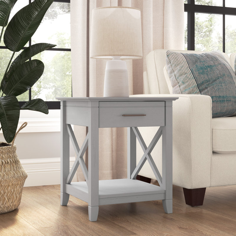 Table de bout avec rangement Huckins, Gris Cape Cod