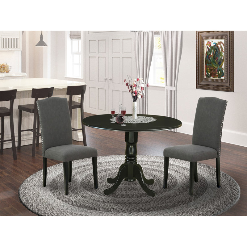 L'ensemble de table de salle à manger 5 pièces comprend une table de cuisine ronde avec Dropleaf et 4 chaises de salle à manger Parson en simili cuir pour étang, 42 x 42 po, lin blanc