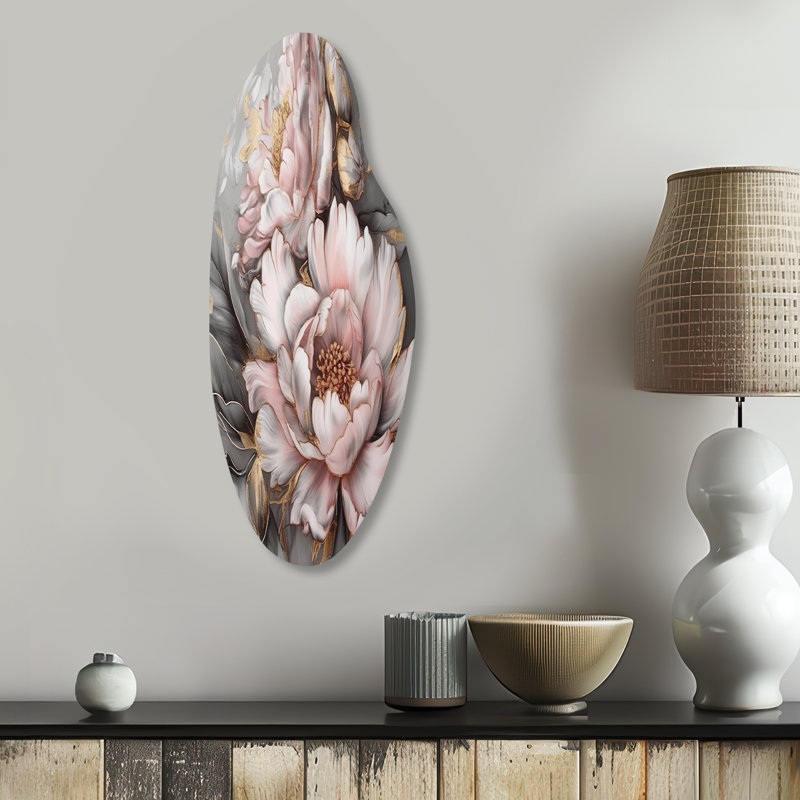 Dartford - pivoines incurvées, art mural asymétrique en métal, H 30 po x l 11 po