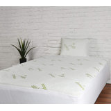 Protège-matelas imperméable et ajusté