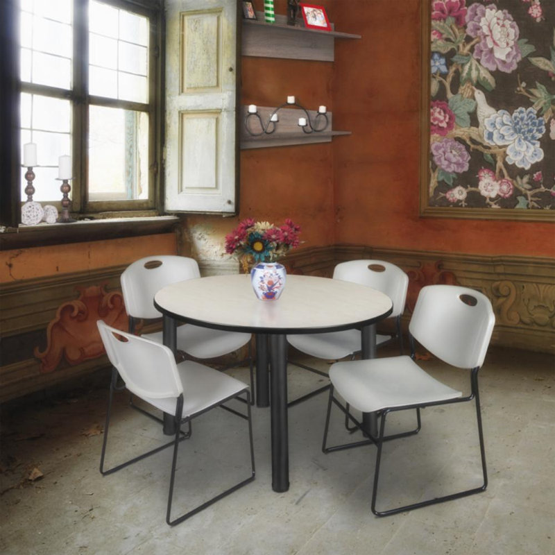 Plateau de table Kee, 4 chaises empilables Zeng, Érable / noir, Gris, 29" H x 48" W x 48" D