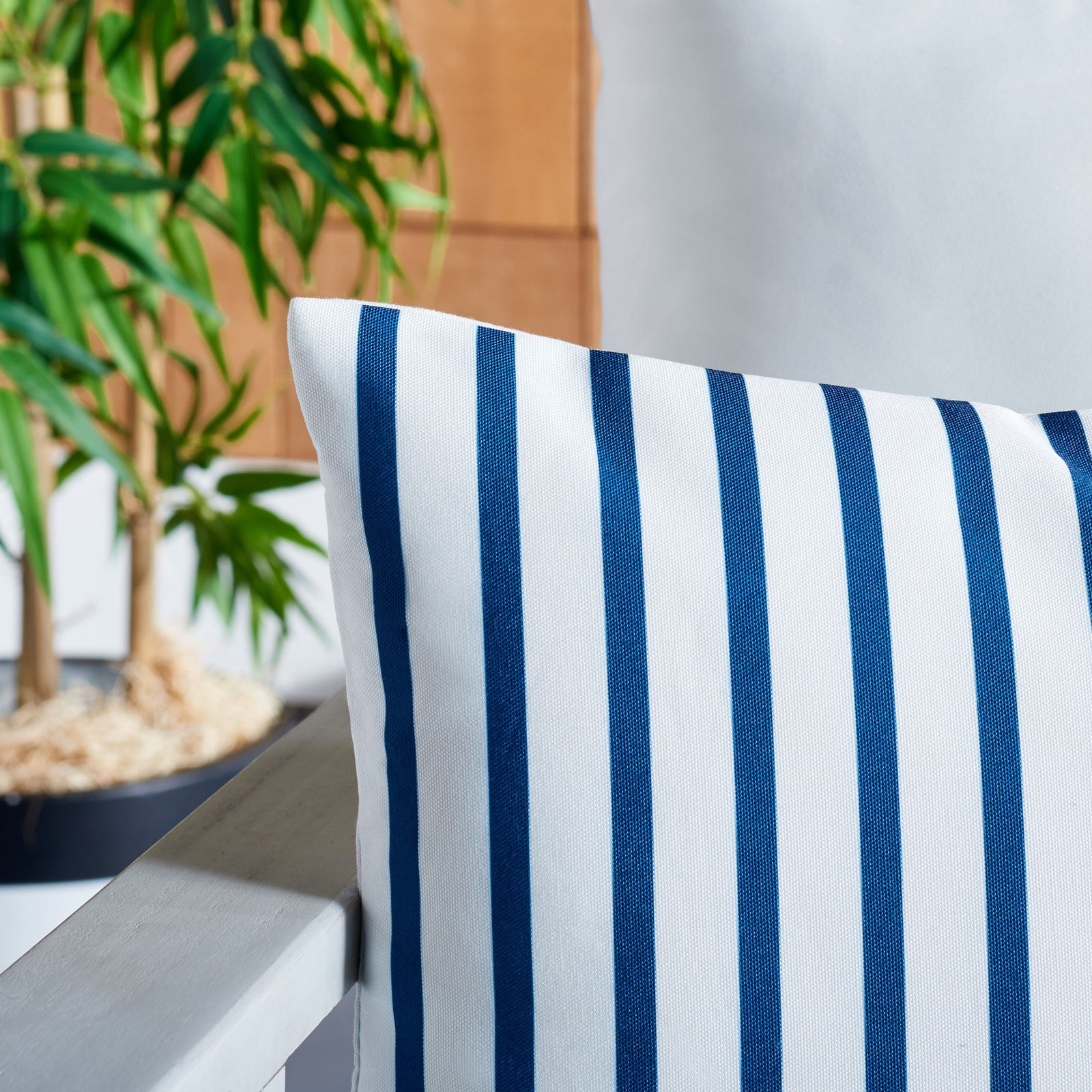 Caley 20" x 12" Throw Pillow, Navy