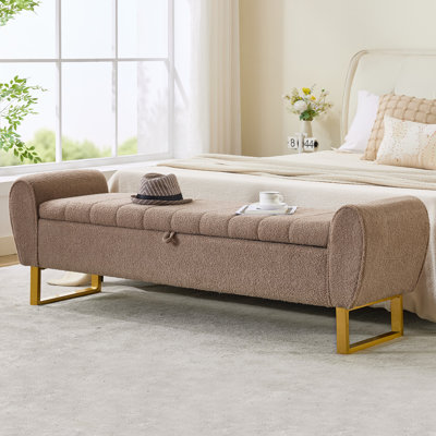 Banc de rangement capitonné l 67 po avec pieds dorés et accoudoirs mignons