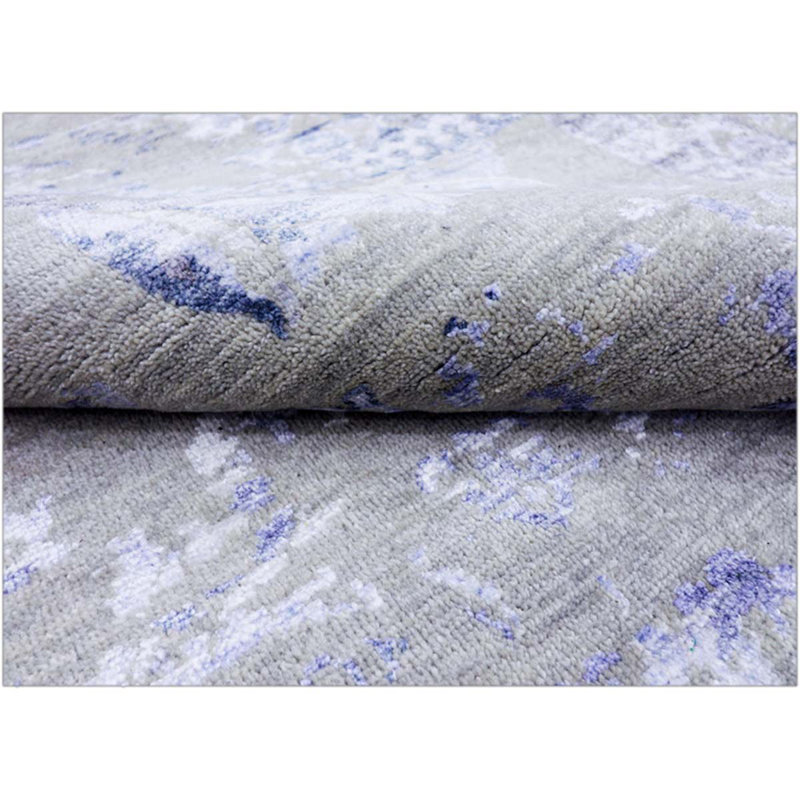 Tapis argenté et multicolore noué à la main de haute qualité