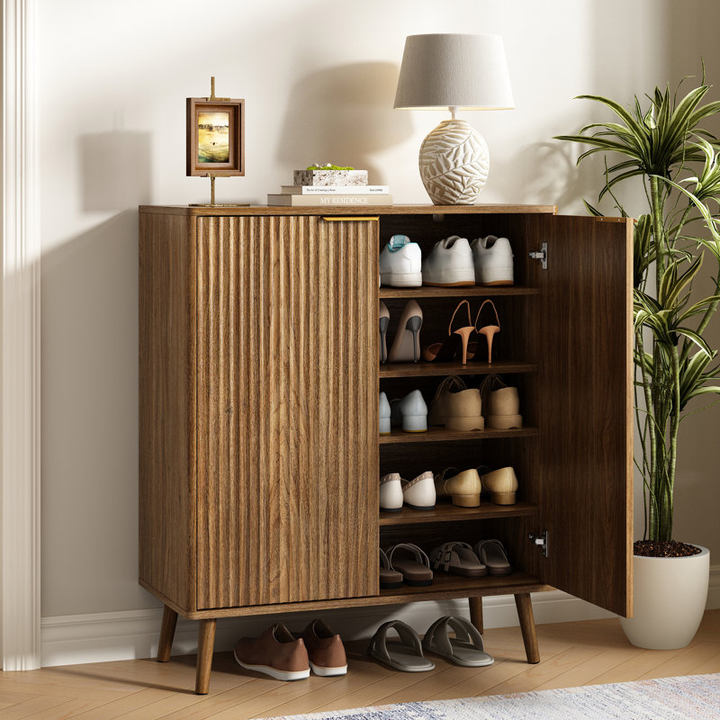 Armoire de rangement pour chaussures Camilo, 24 paires avec tablettes réglables et range-chaussures cannelé , Noyer