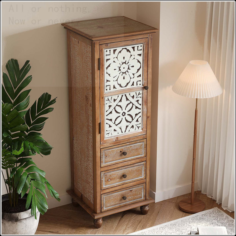 Armoire de rangement rustique en bois avec porte découpée décorative