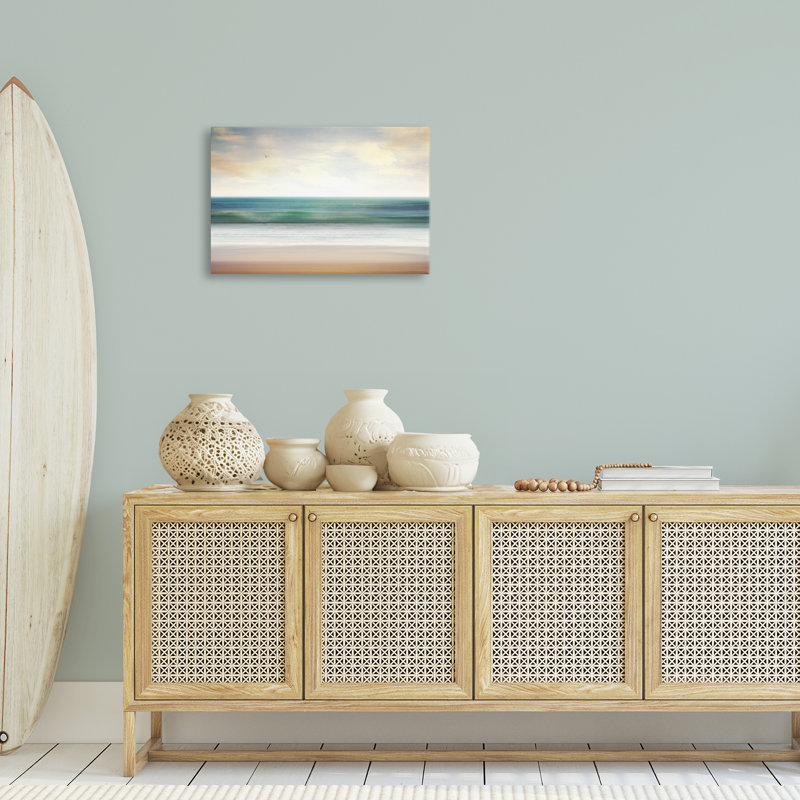 Art mural sur toile Lone Seagull Over Beach par Susan Arnot, H 16 po x l 24 po