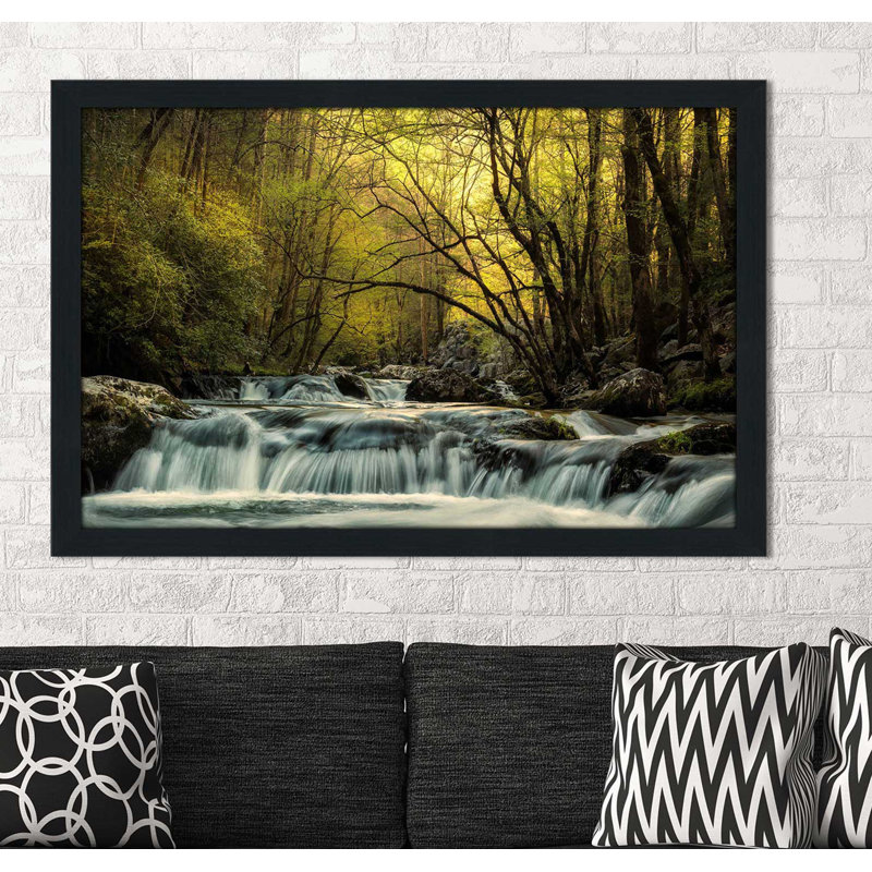 «Waterfall Creek», reproduction de photo, H 33,5 po x l 49,5 po x P 1 po, Cadre espresso
