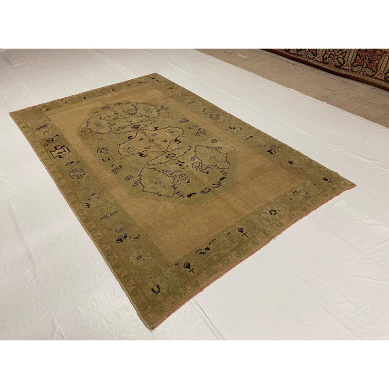 Tapis tribal 6 x 9 Anatolian