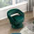 Velours vert est en rupture de stock